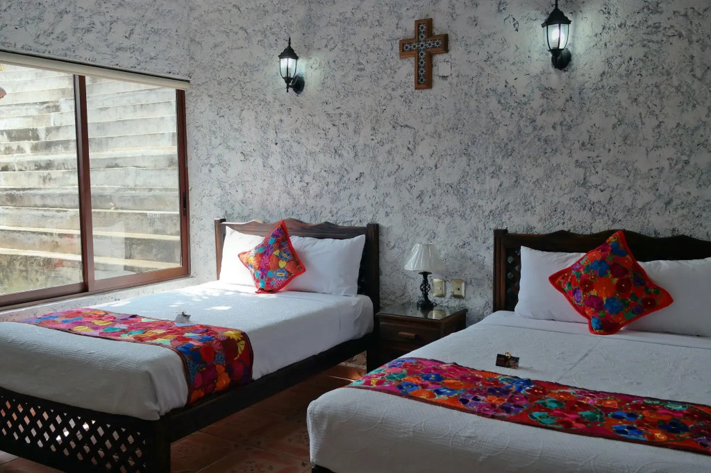 Camino Mexicano Hotel & Resort