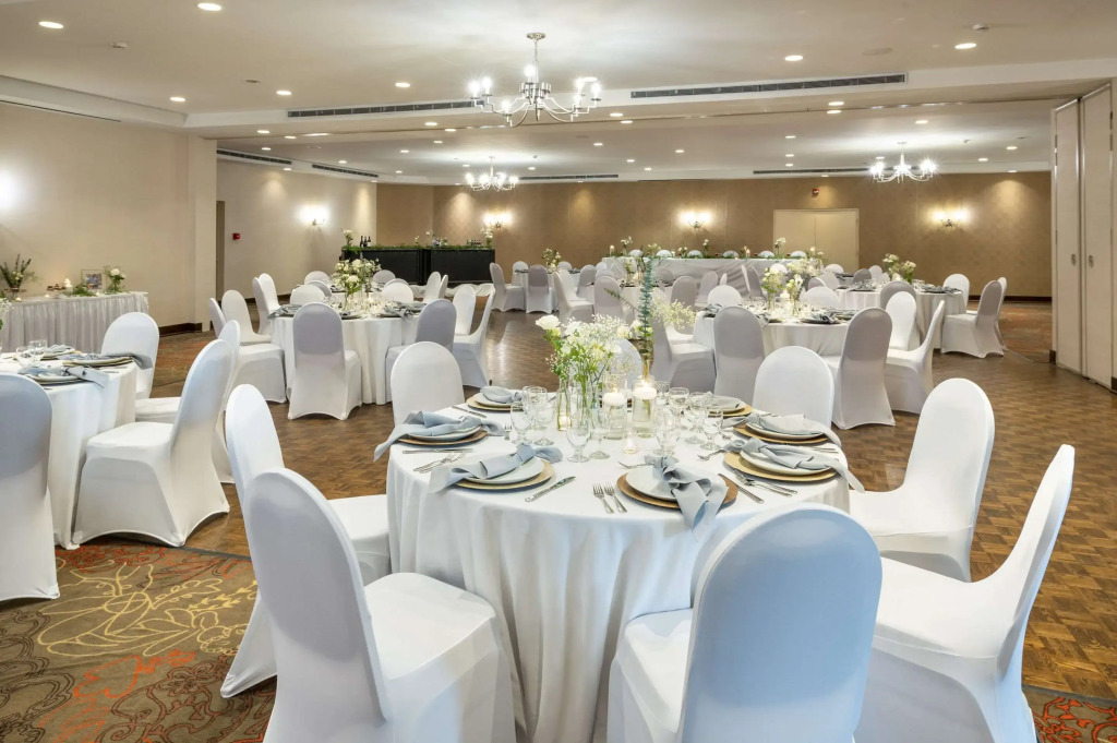 Allure Hotel & Conference Center
