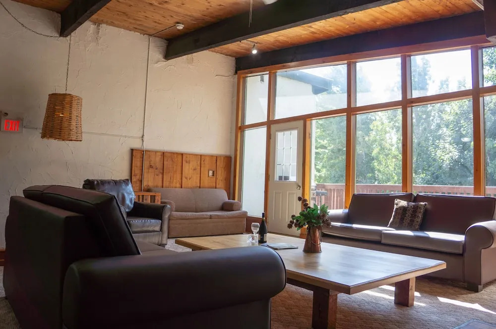 Gateside Chalets Expansive 6 Bedroom Hot Tub Near Village Blue Mountain