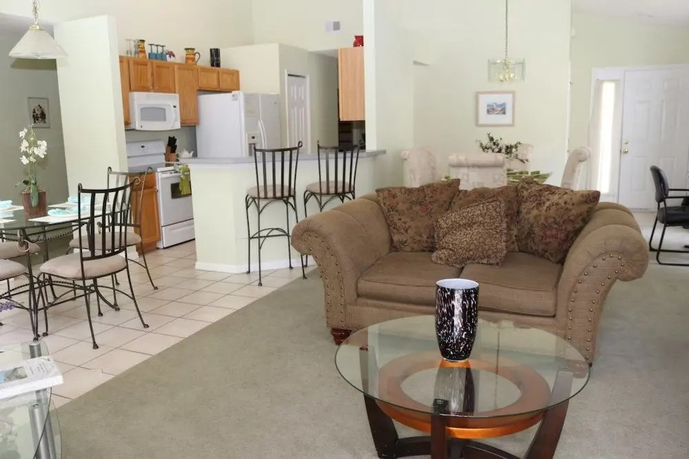 129 Grosvenor Loop,
