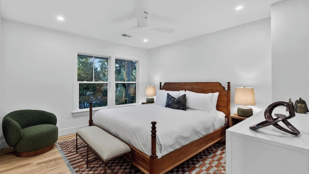Sparrow Haus by Avantstay Luxe Isle of Palms Retreat Pool + Firepit + Outdoor Lounge
