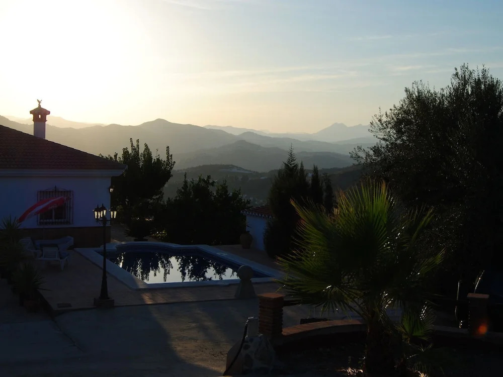 Pleasing Villa in Canillas de Aceituno Amidst the Forest