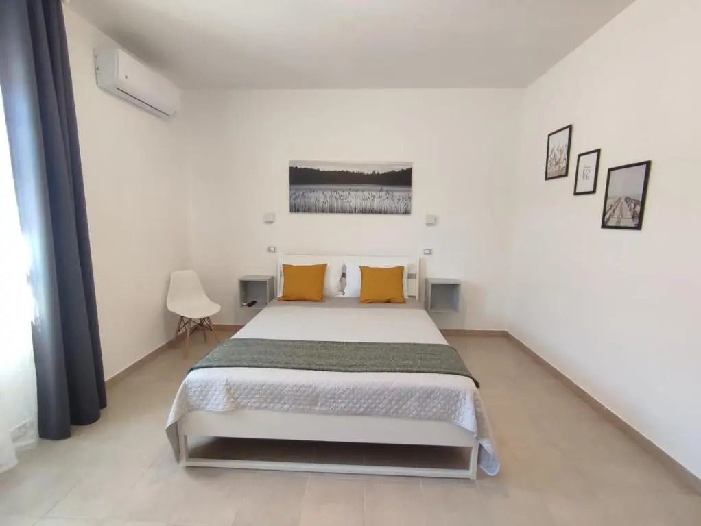 Cristian Rooms