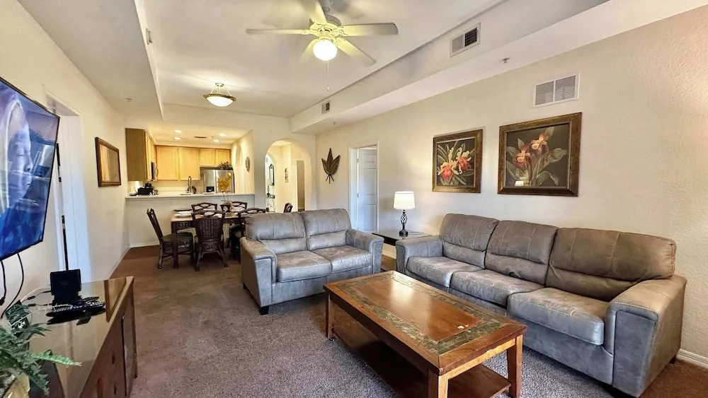Comfy Cove Resort Stay for 8