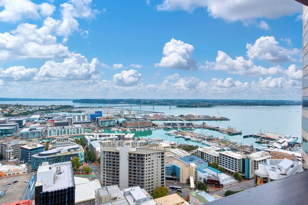 Amazing Harbour, Skytower and Rangitoto Views