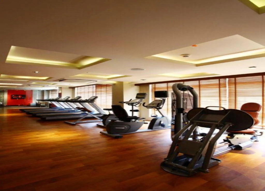 Mahagun Sarovar Portico Suites