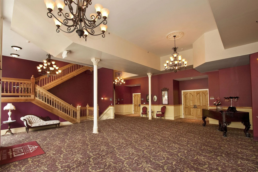 Historic Plaza Hotel