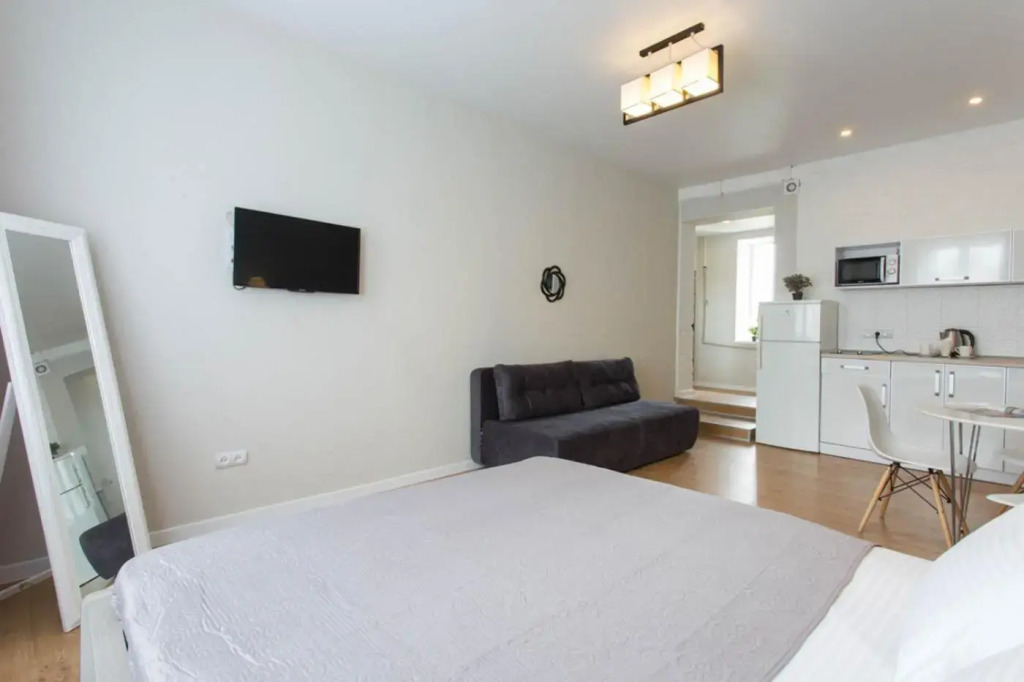 LUX studio near metro Pushkinska, Universytet - Chernyshevska str. 95-4