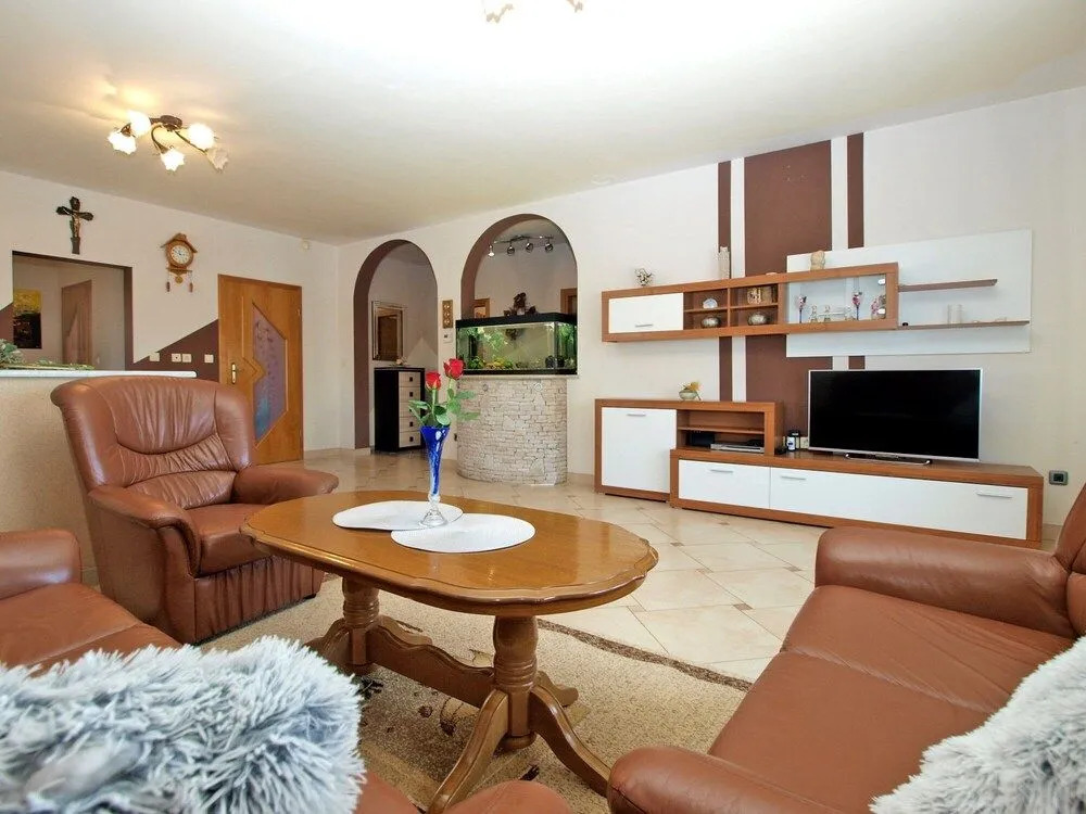 Apartment 1800