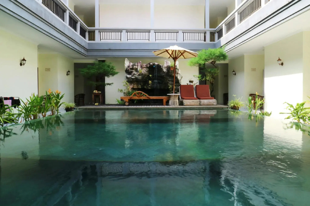 OYO 3910 Teges Inn