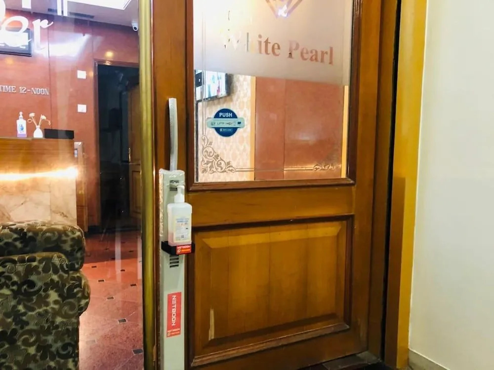 Hotel White Pearl - Colaba Mumbai