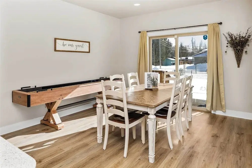 Modern Red Lodge Cabin - Walk to Broadway Ave