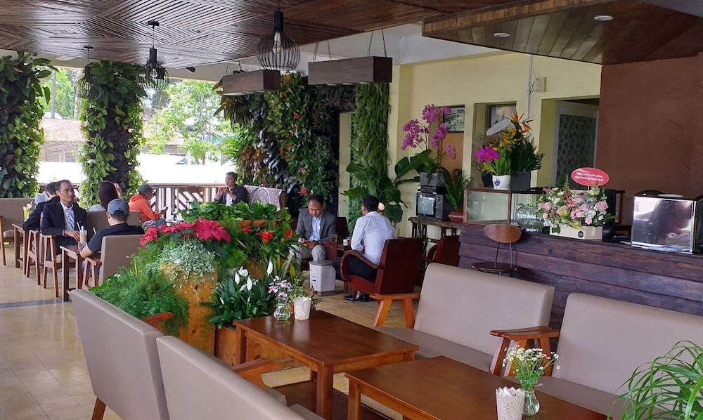Khu Vuon Hoang Gia Coffee & Homestay