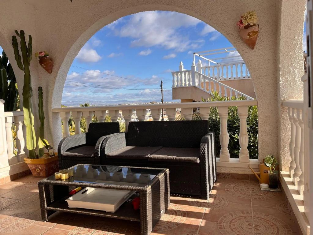 Costa Blanca Poolside Bliss