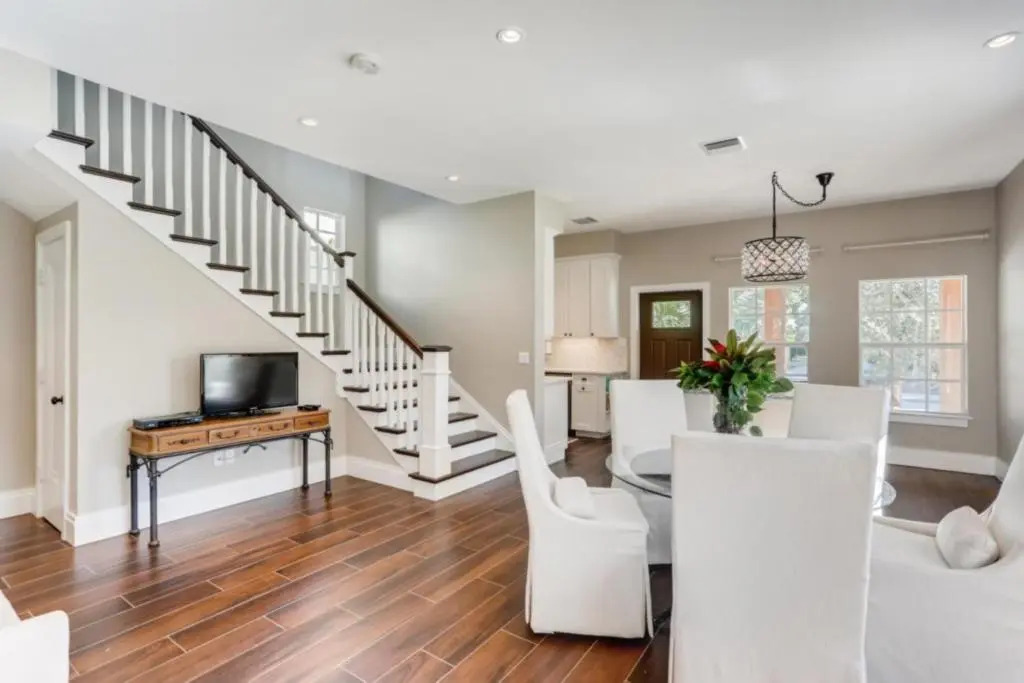 Buttercup 3bd 3ba Sleep 7 on Quiet Street