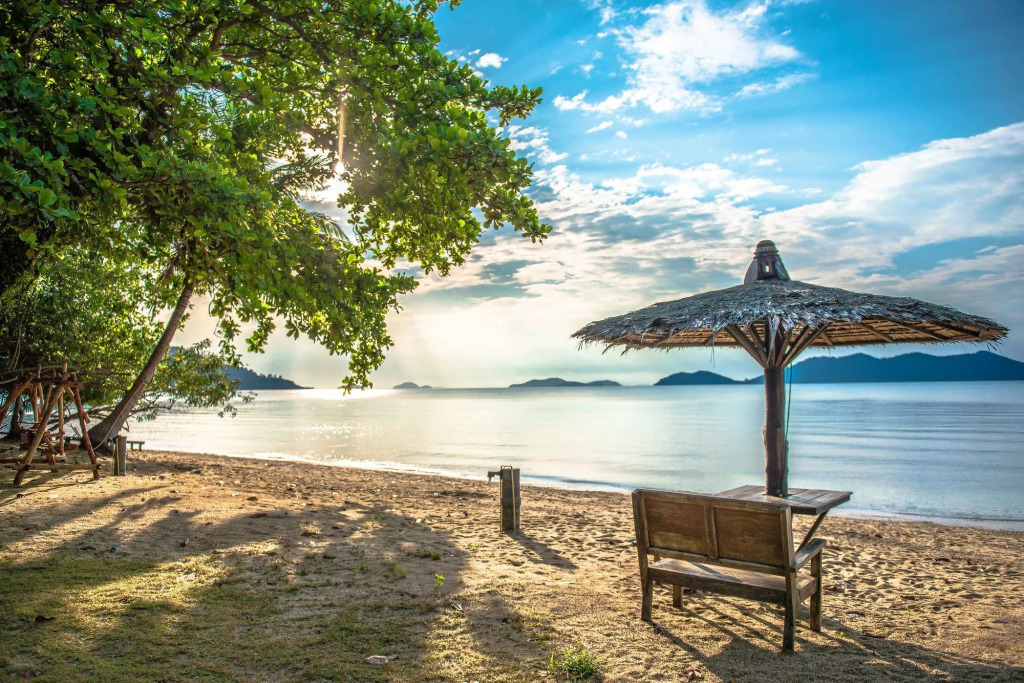 The Tropical Beach Resort
