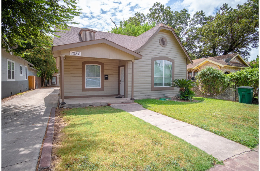 Large 3br/2ba Family Home W/patio Near Downtown!