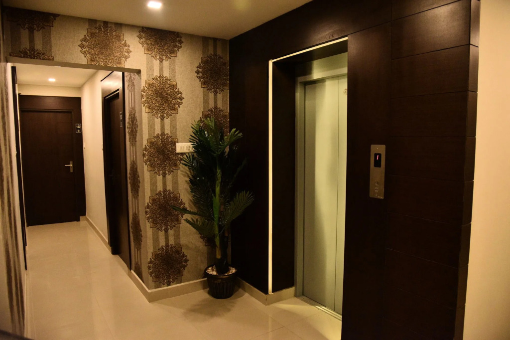 Zaith Residency Near US Consulate and Apollo Hospitals