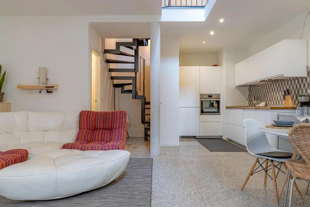 Moderno Loft a due passi dal lago