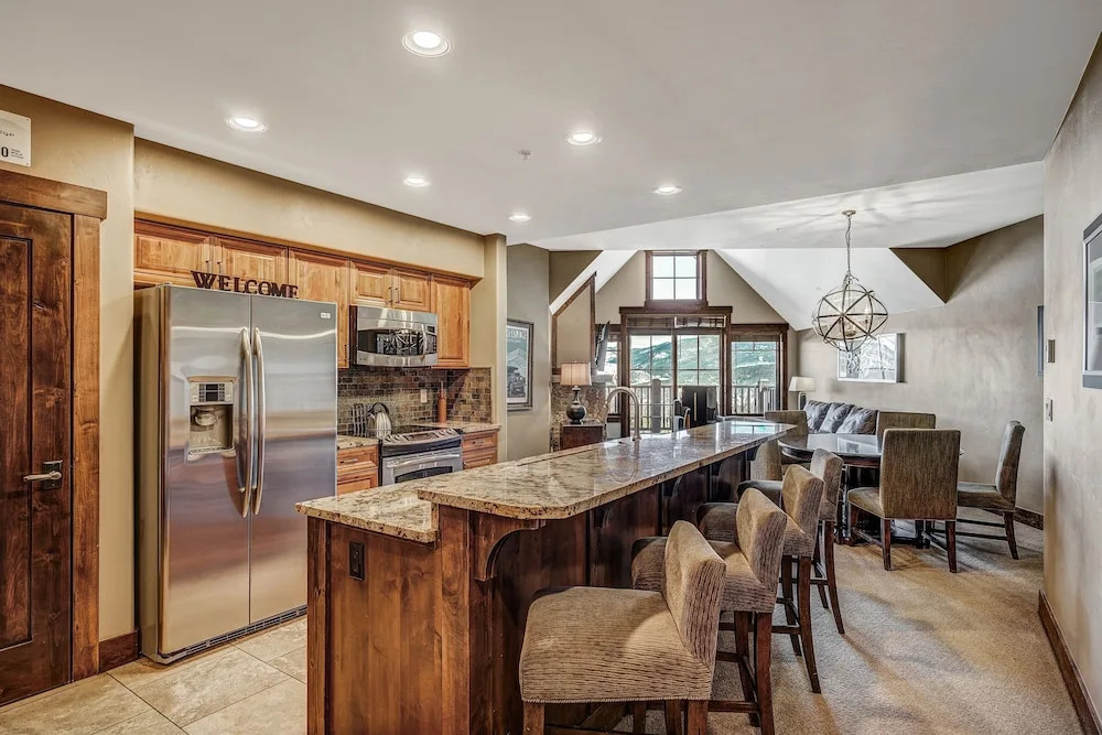 Crystal Peak Lodge C7000 - Cl2l - 2 Br Condo