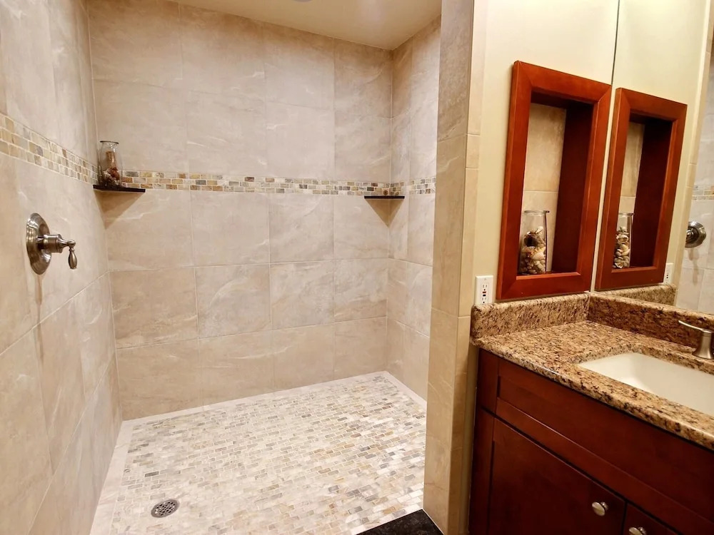 Kapalua Golf Villas Ocean View 2 BR Sleeps 6 Villas Perfect for Golfers Complimentary Car with 6 Nights KGV-21P2 by KBM