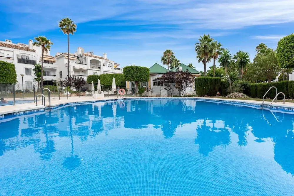 Amazing Pool and Garden Apartment by Costarentals - Ref 253