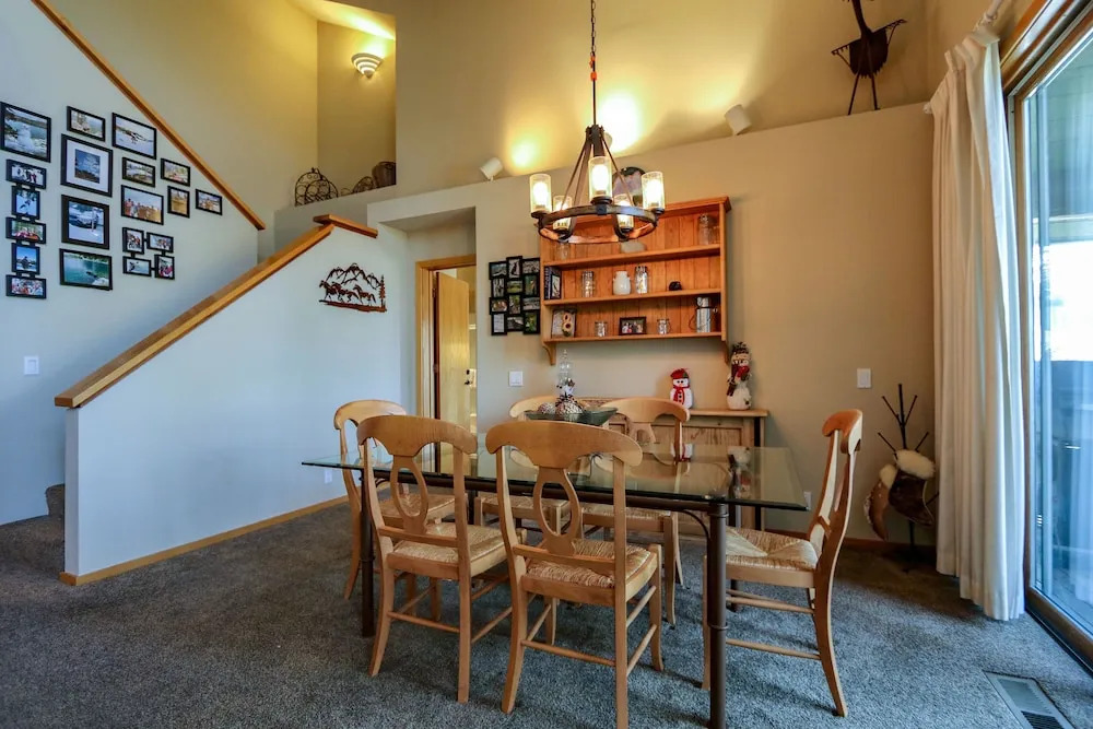 Snowcreek 878 2 Bedrooms 3 Bathrooms Condo