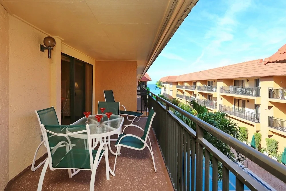 Playa Encantada 214 2 Bedroom Condo by RedAwning