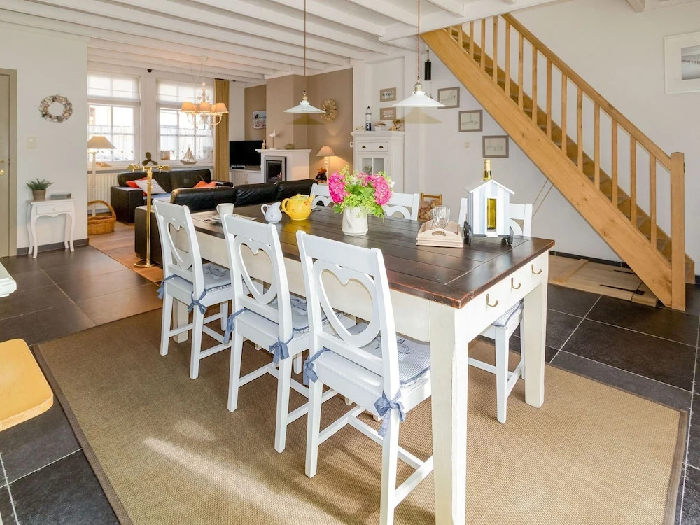 Spacious Holiday Home in Nieuwpoort With Garden