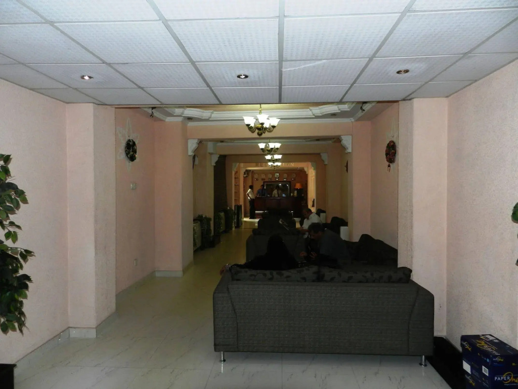 Pearl City Hotel