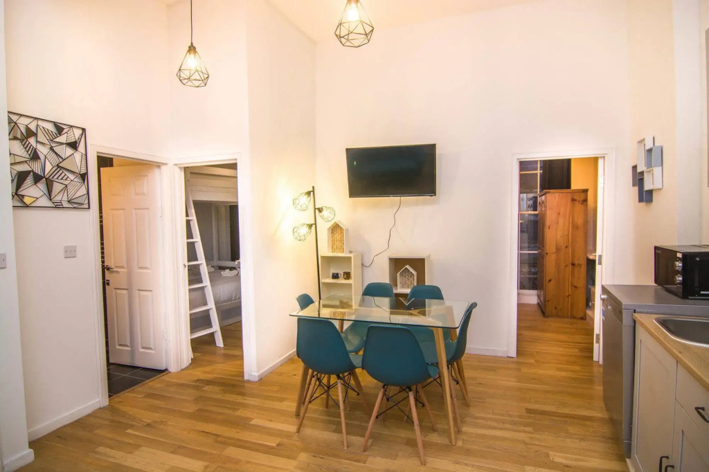 Apartment Wharf – Vintage Central London Apartment