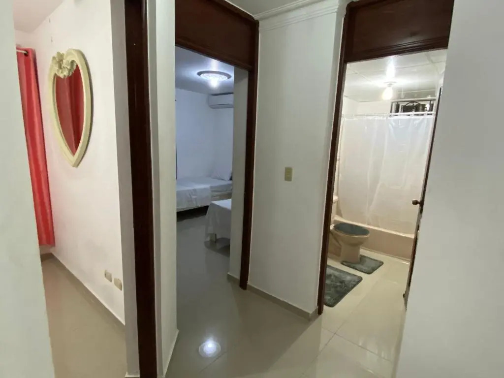 1 DR Huge cozy 3bedroom apartment to stay