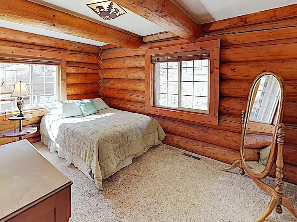 The Ponderosa: Gorgeous Custom-Built Log Home home