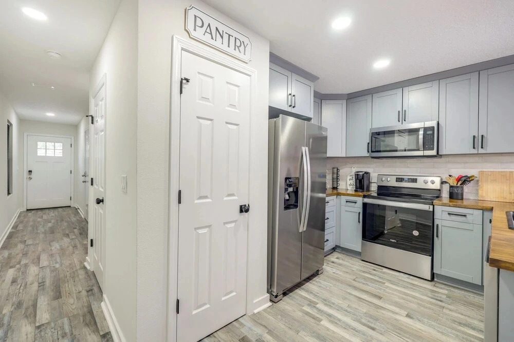 Walk to Stadiums & Dining: Pet-friendly Home