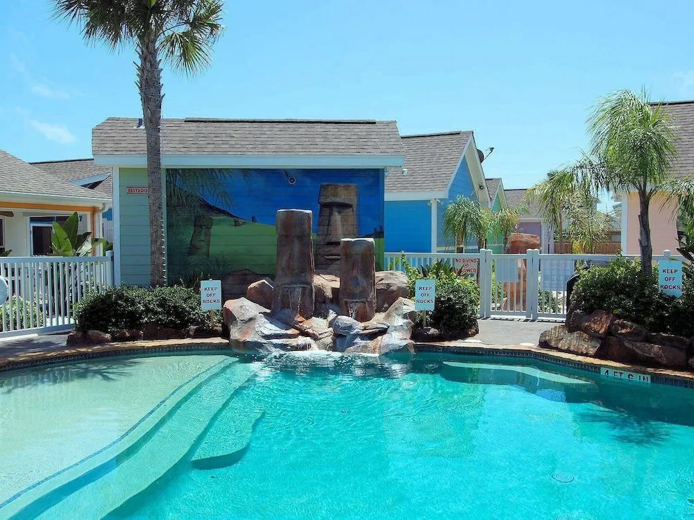 Admirals Quarters 103pb 2 Bedrooms 2 Bathrooms Condo