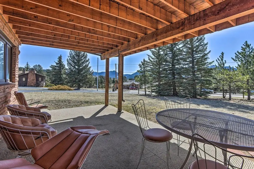 Spacious Colorado Retreat w/ Deck & Mountain Views