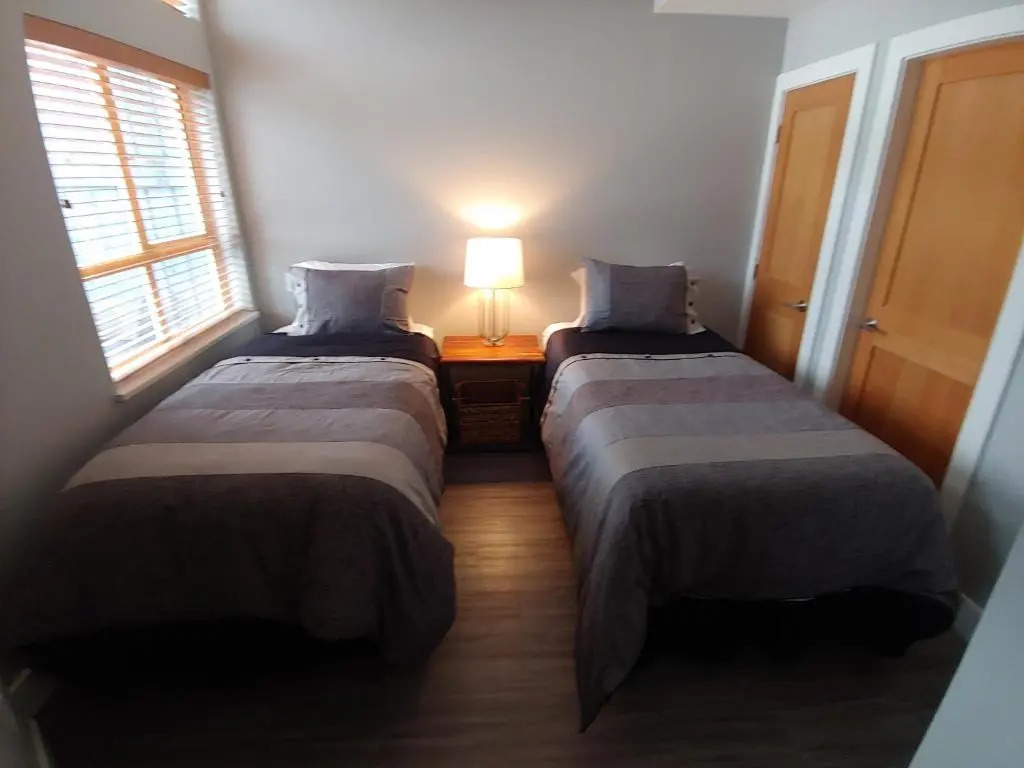 Tyndalstone Lodge 3 Bedroom in the Heart of Village North Whistler