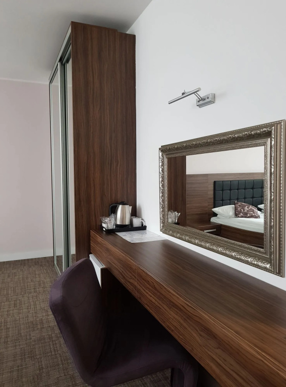 Hotel Story