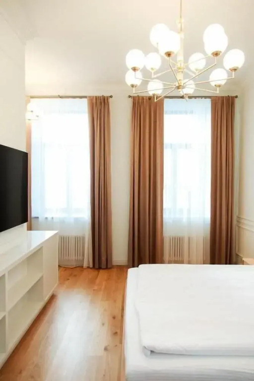 Roze Center Apartments