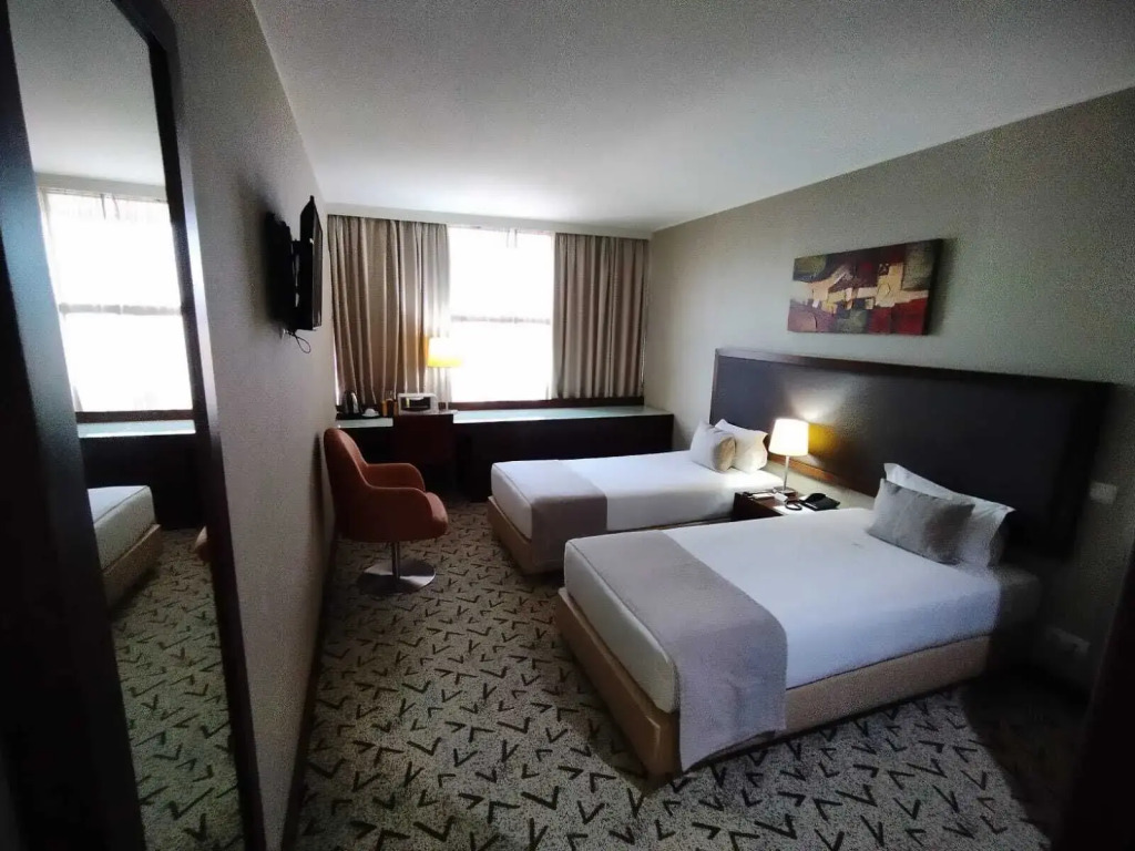 Skyna Hotel