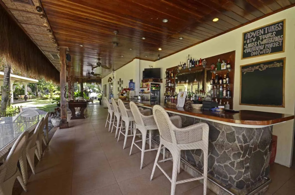 Mikes Dauin Dive Resort