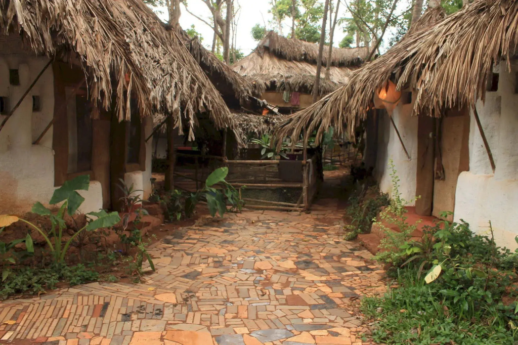 Saraya Art Cafe B&B