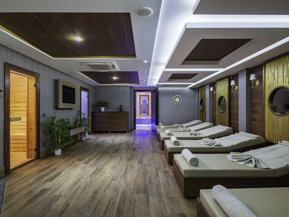 Отель Elysium Deluxe Suites