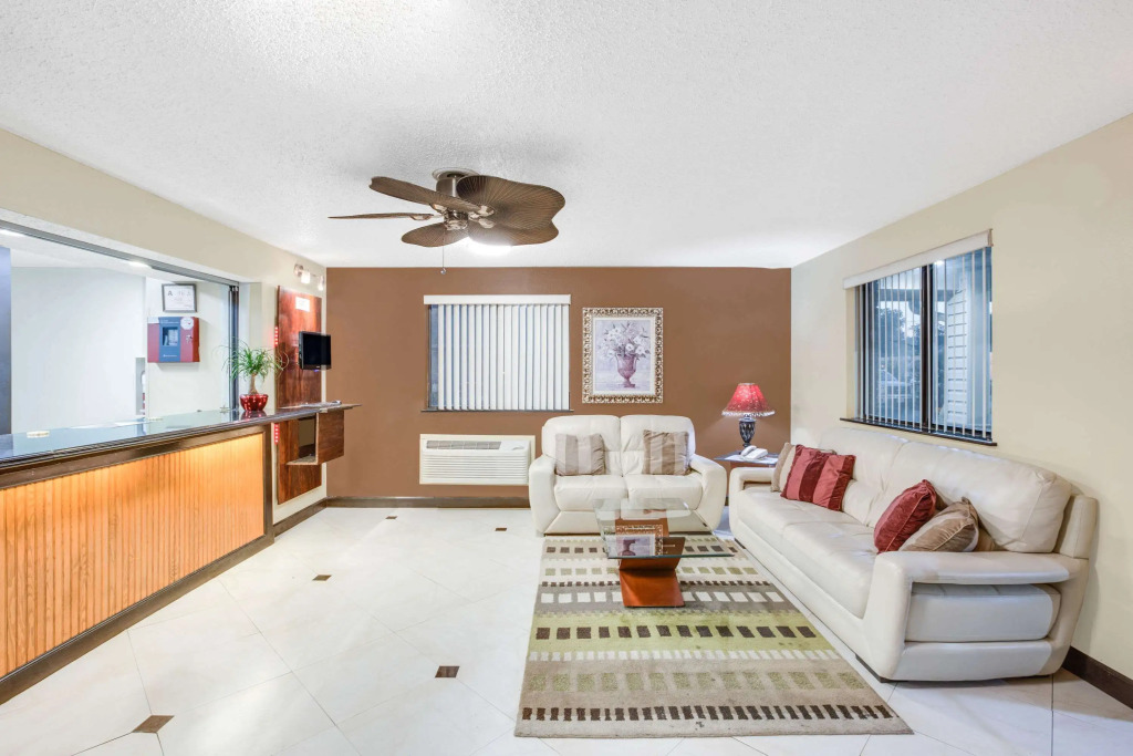 Coastal Inn & Suites