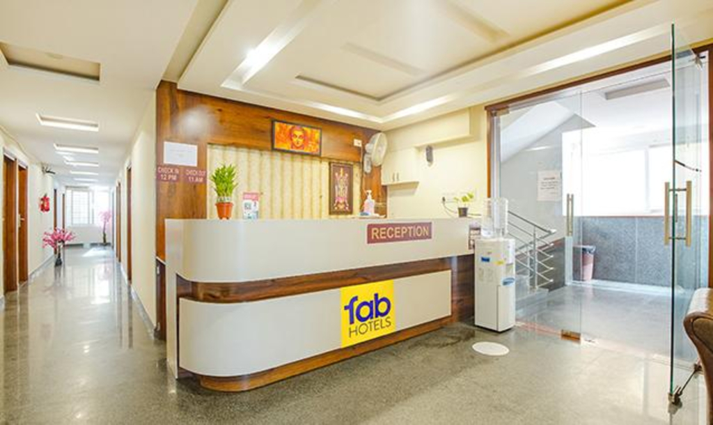 Fabhotel Royal Inn I