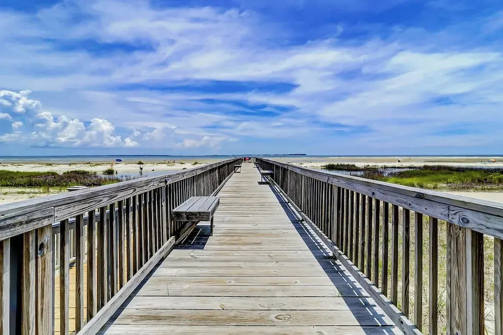 Walk to Sea! Hilton Head Haven w/ Pool Access