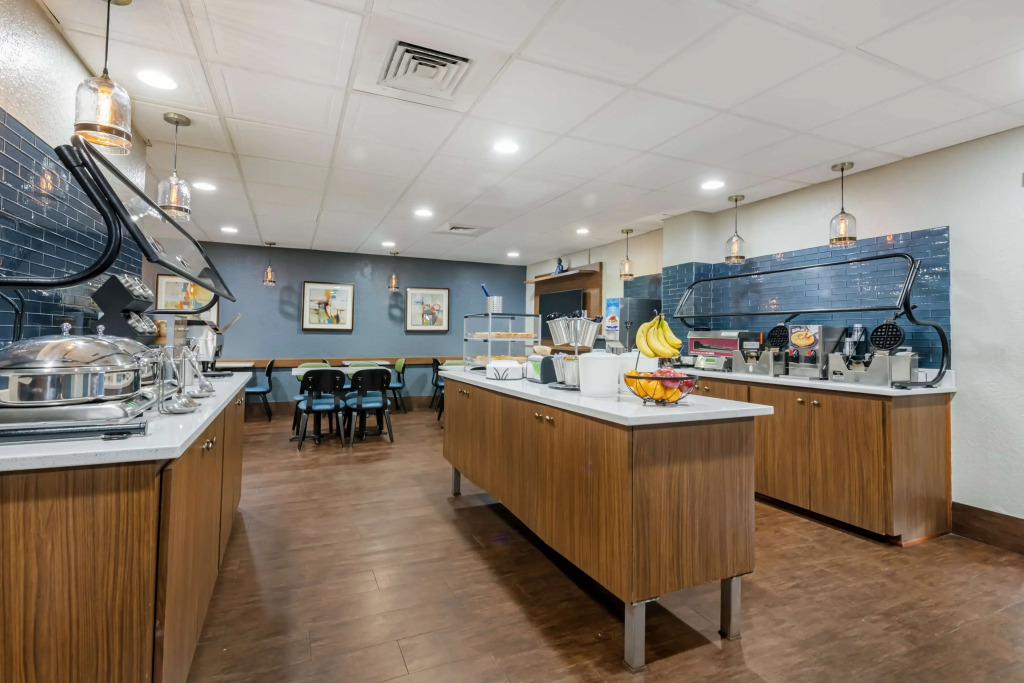 Best Western PLUS Universal Inn