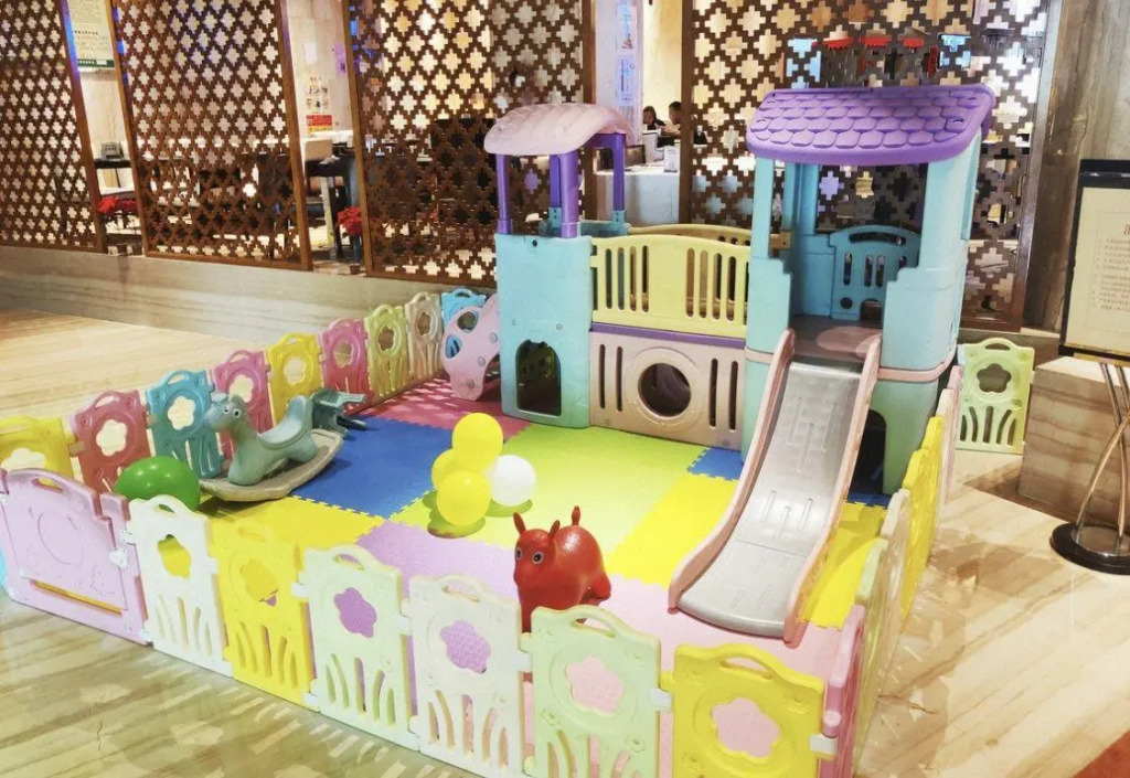 Guolong Hotel
