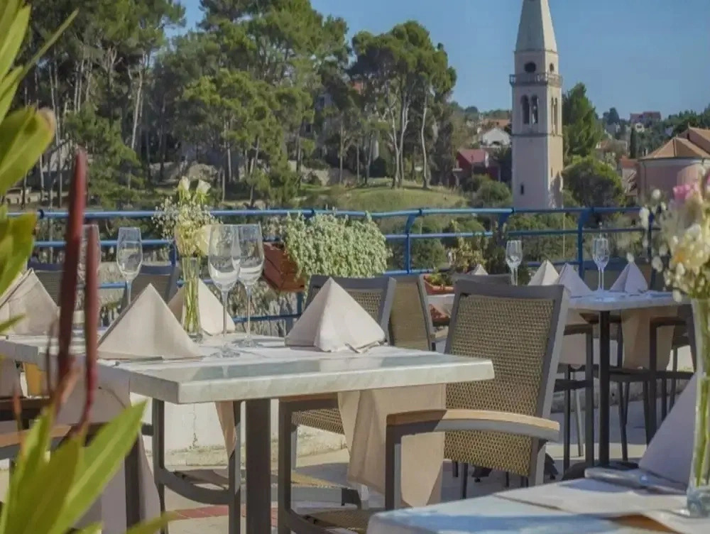 Apartment in Veli Losinj by the Sea