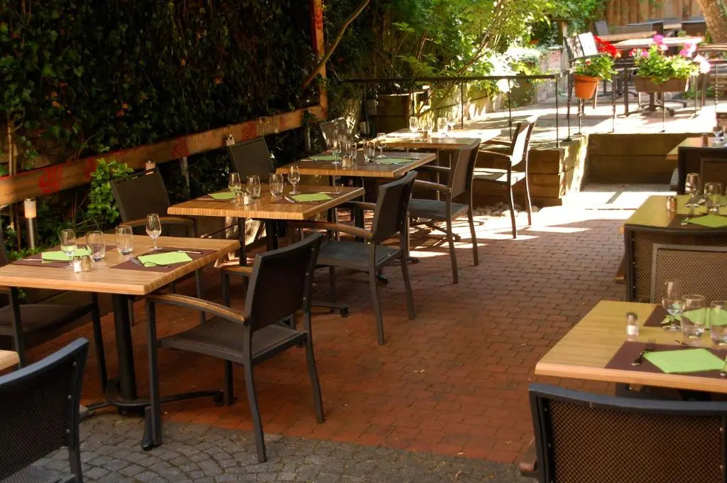 Hôtel Restaurant Aux Deux Roses